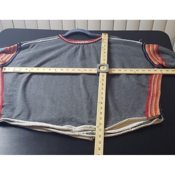 Natural Life Sweatshirt Womens L/XL Gray Boho Crochet Trim Raw Hem Cropped Top - Picture 7 of 9